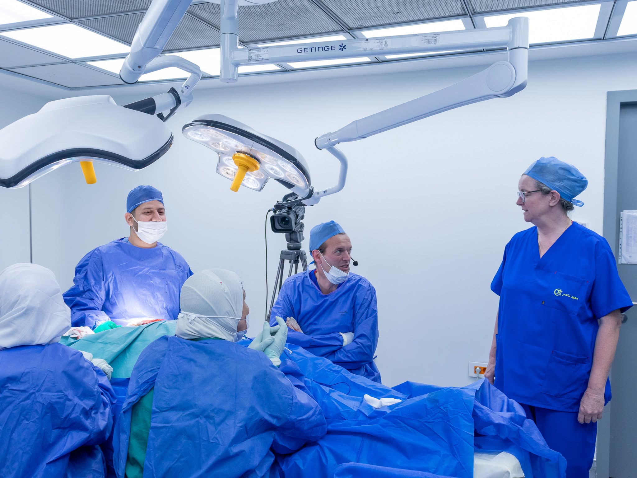 Supervised operating theatre teaching